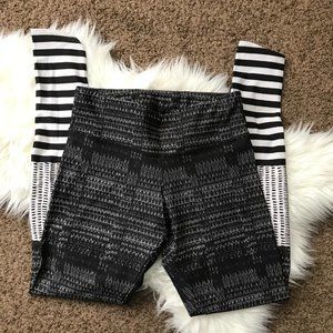 Onzie Graphic Levels Leggings